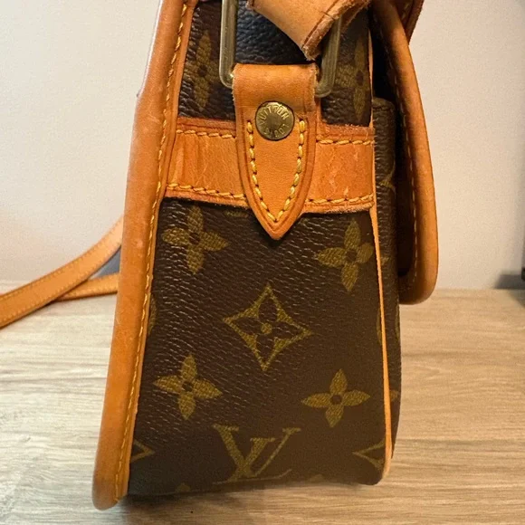 Louis Vuitton Monogram Sologne - Picture 5 of 9